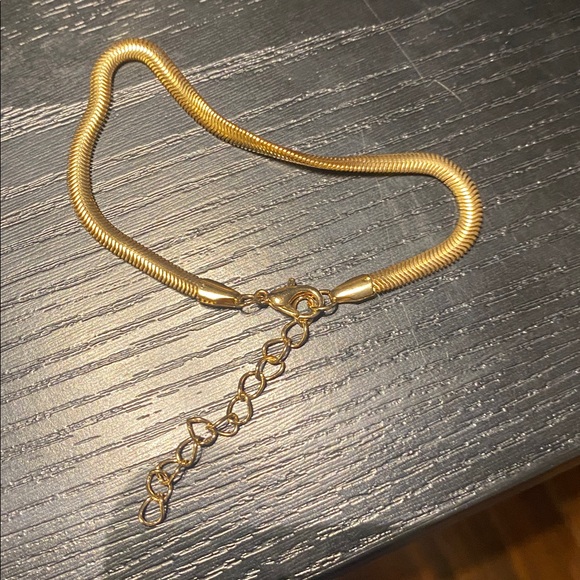 Elegant Gold Chain & Bracelet - Picture 7 of 8